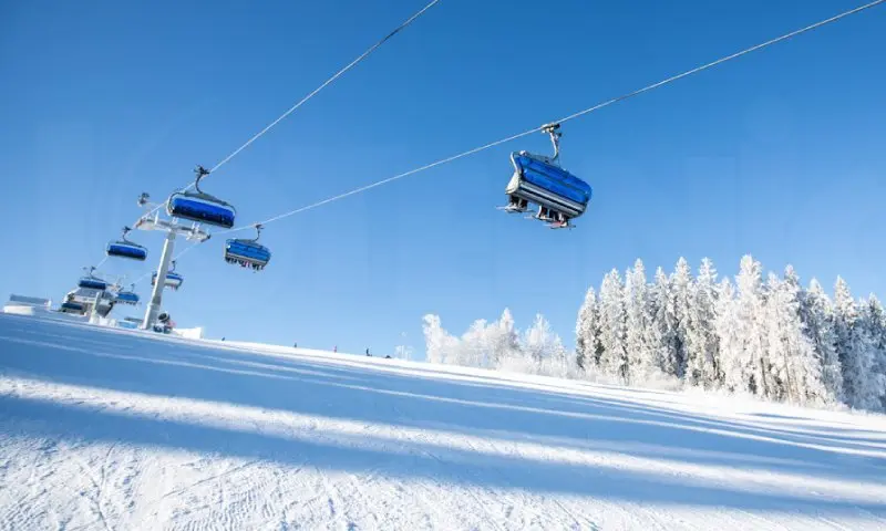 Widok na 6-osobową kolej na Kotelnicy Białczańskiej